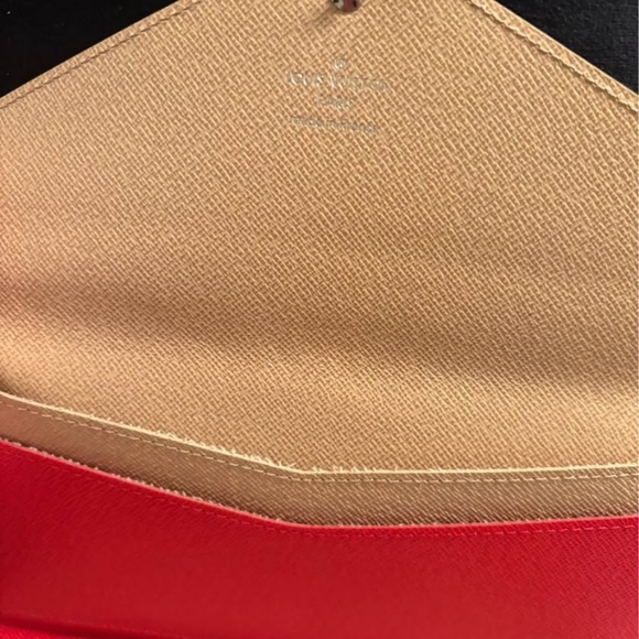 Louis Vuitton Epic Red - Picture 7 of 7